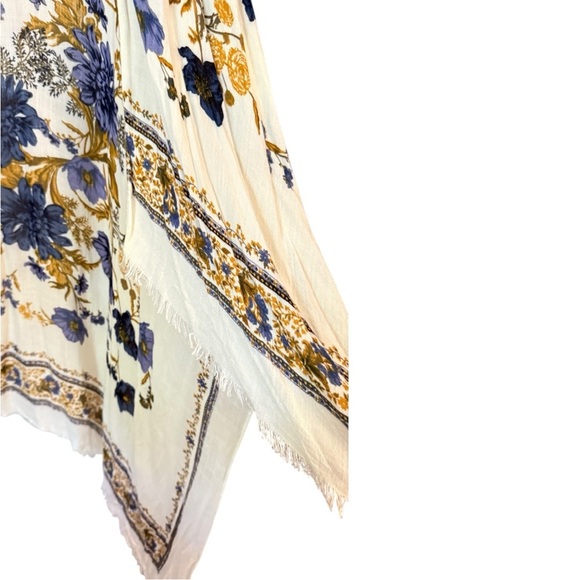 🌹AEO FLORAL RAW EDGE KIMONO - Picture 2 of 4